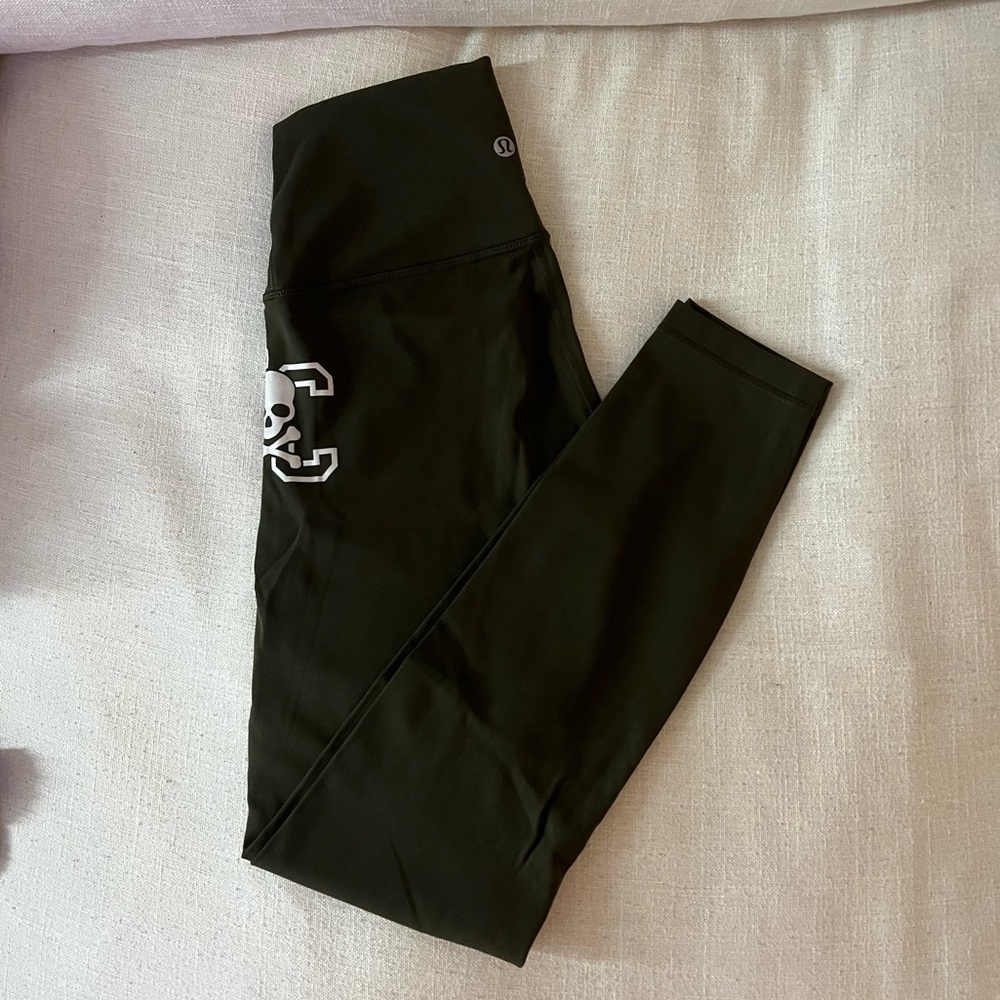 Soul Cycle c Lululemon Wunder Under tight 25”